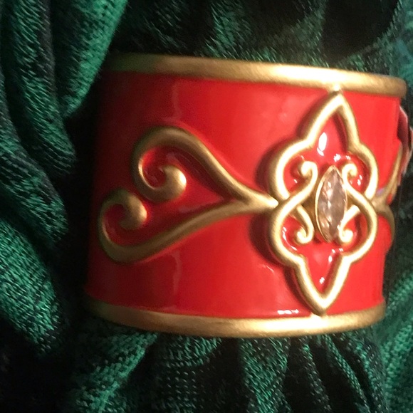 Carolee Lux Open Gold Tone Heart Scroll Embellished Cuff New - Scarlet Red - Picture 15 of 16